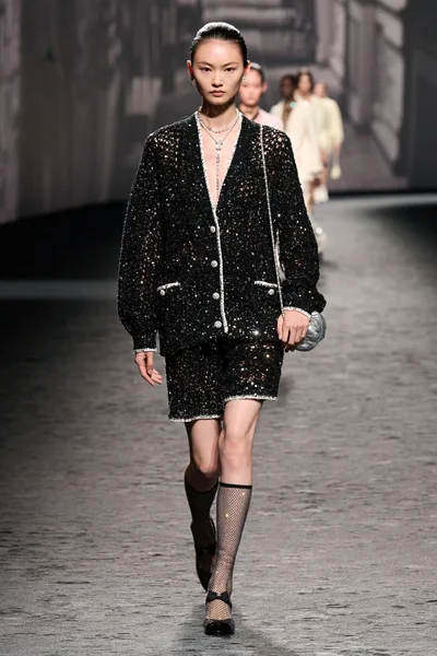 Look 27